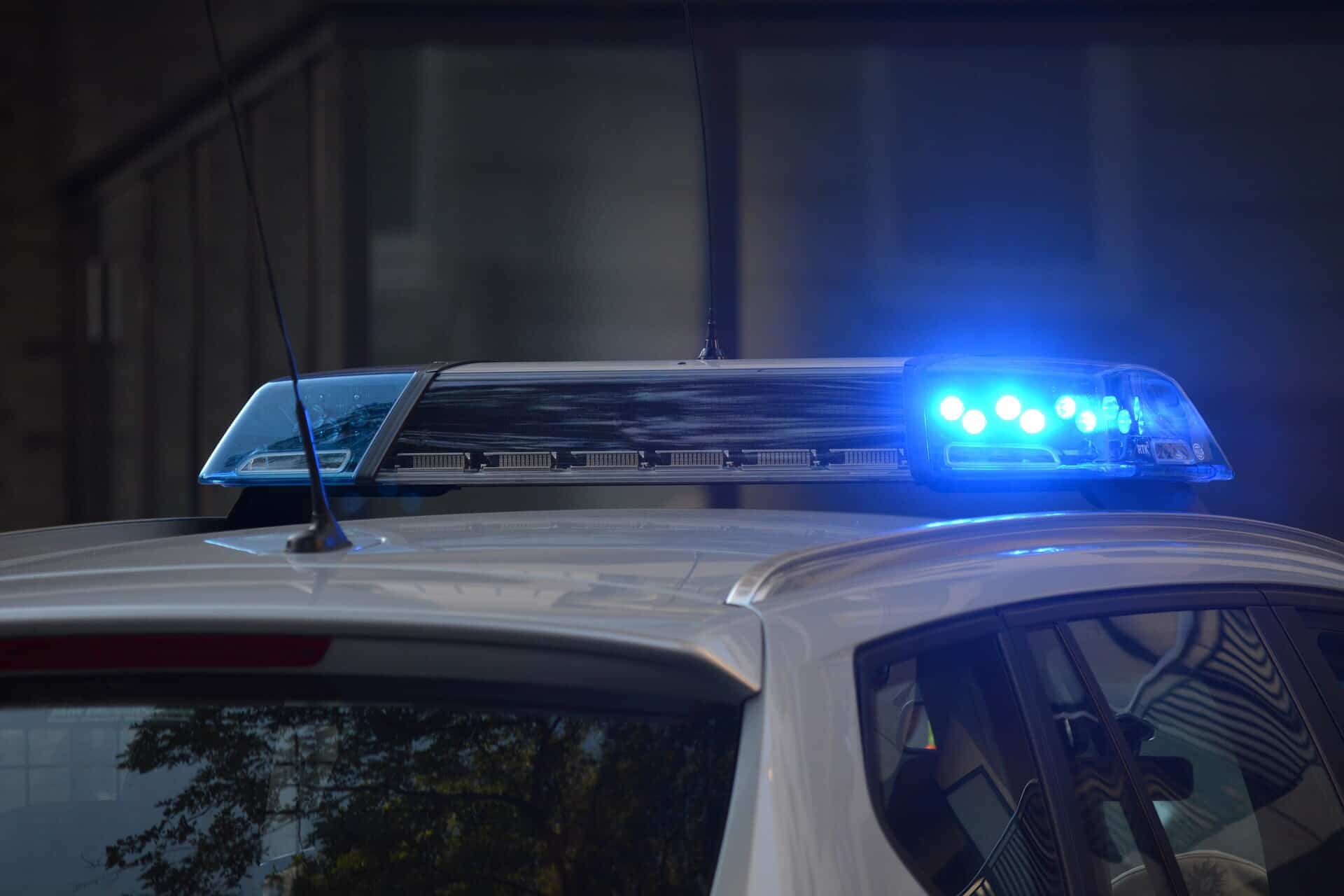 Blaulicht auf Streifenwagen